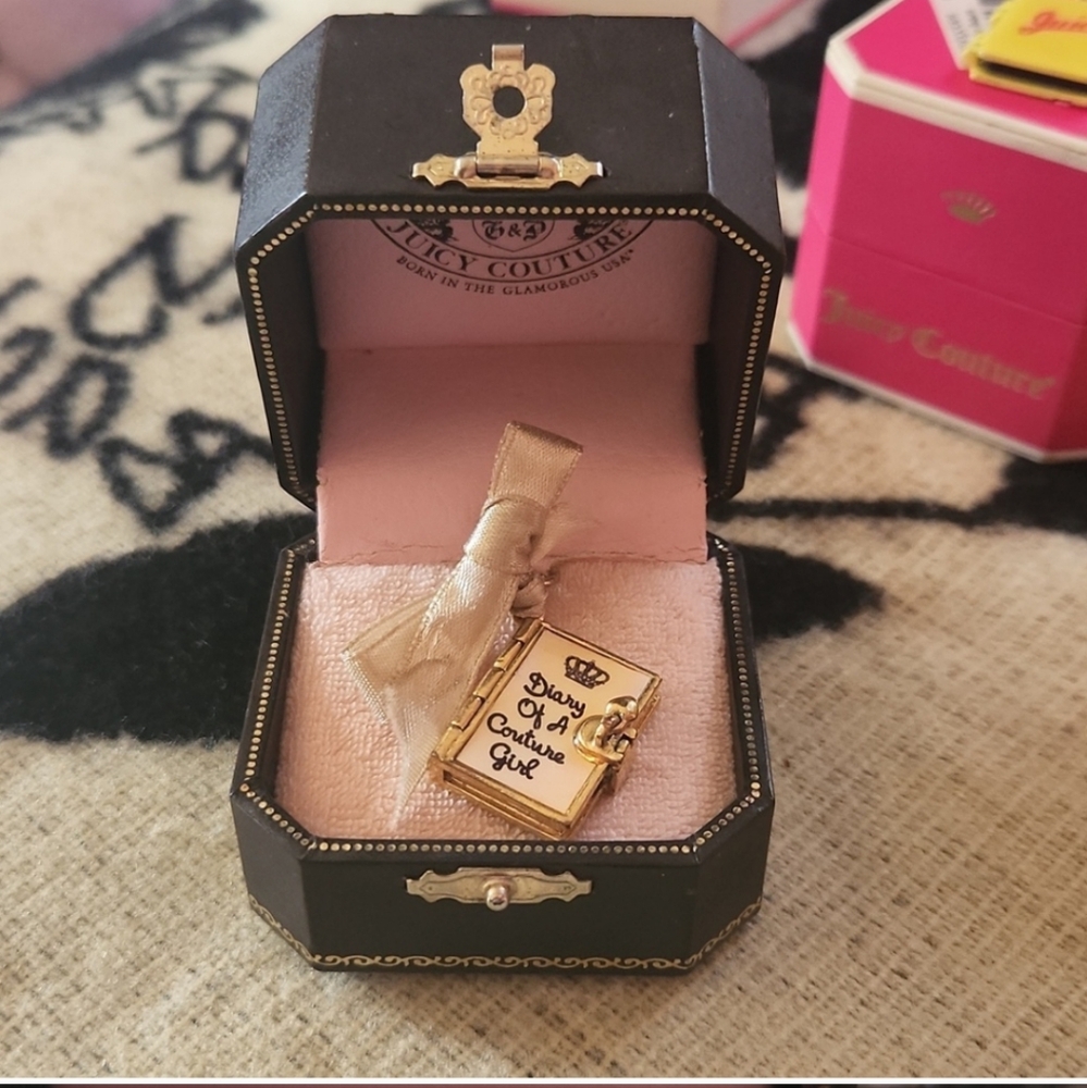 Limited-Edition Diary of a Couture Girl with original box vintage needs cleaning